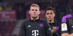 Schweigeminute in der Bundesliga: Bayern-Torwart Peretz hat Tränen in den Augen